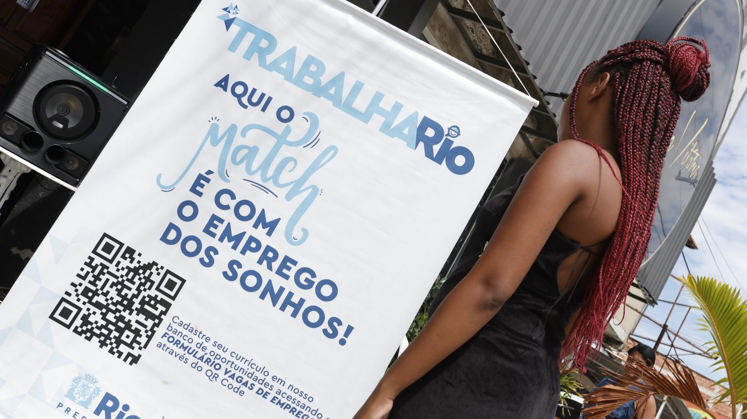 Nova Sepetiba, Higienópolis e Vila Kennedy: próximas paradas da van do Trabalha Rio